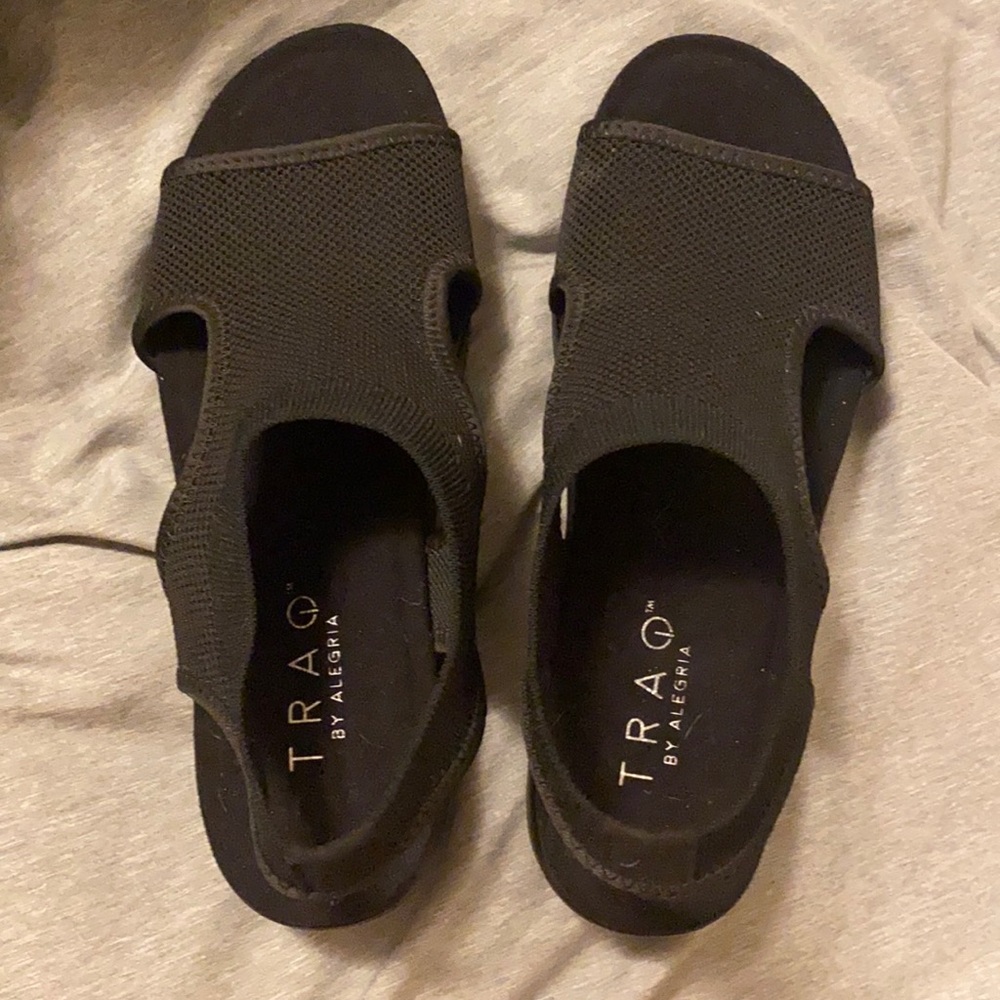Brand new traq by alegria sandals